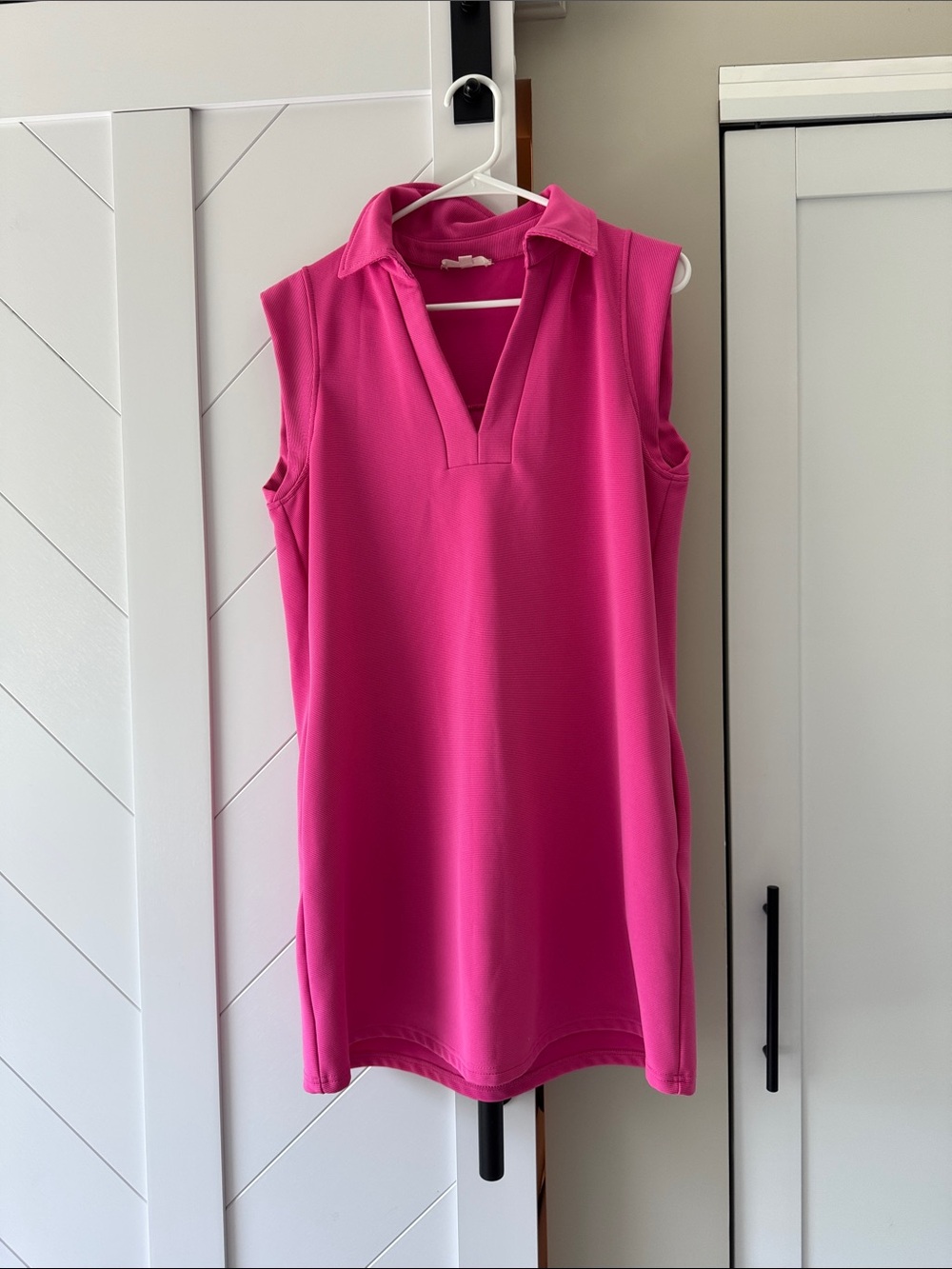 entro Bright Fuchsia Sleeveless Polo-Style Midi Dress